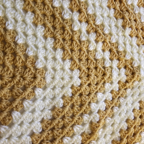 Vintage Triangle Crocheted Gold and White Throw - Picture 2 of 7